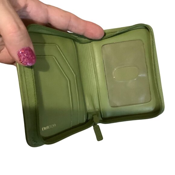 Buxton Green Leather Wallet With ID Window & Zip Closure 4.25"x3.5" - Picture 6 of 7